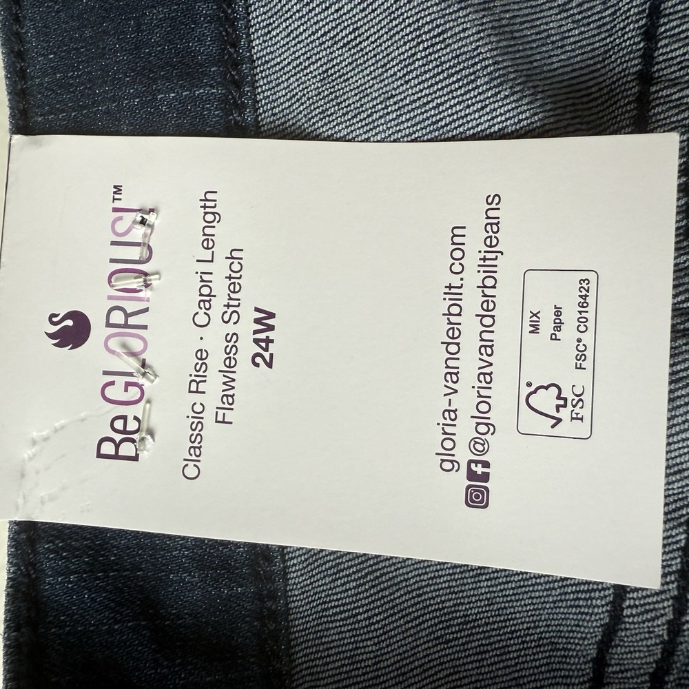 NEW Gloria Vanderbilt 24W Amanda Split Capri Stretch Jeans Slimming Pants NWT - Picture 6 of 8